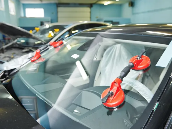 Windshield replacement service